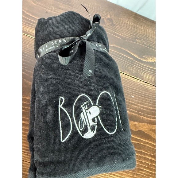 Rae Dunn Peanuts Snoopy Boo! Halloween Black Hand Towels 2 pk Brand New - Picture 1 of 8